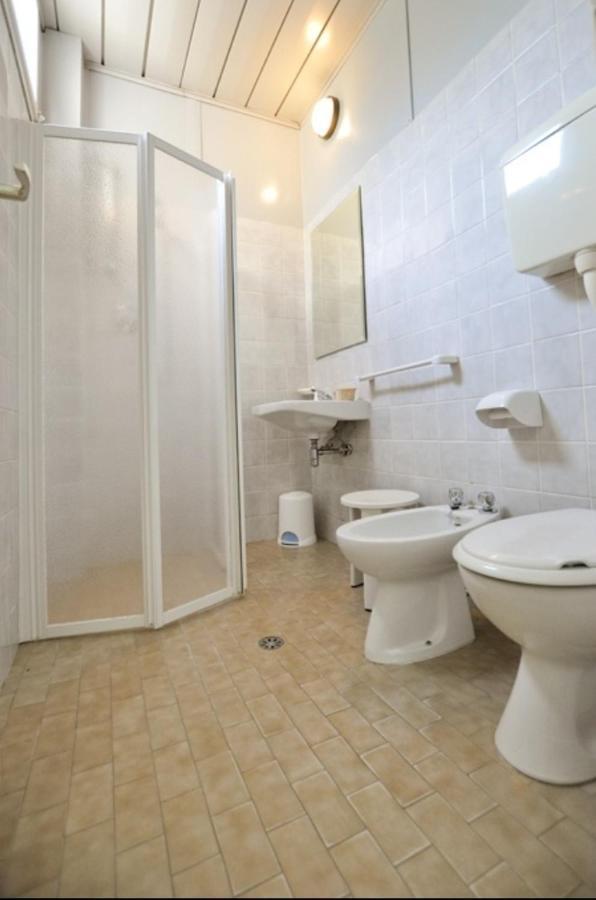 Hotel Residence Villa Lily Чезенатико Экстерьер фото